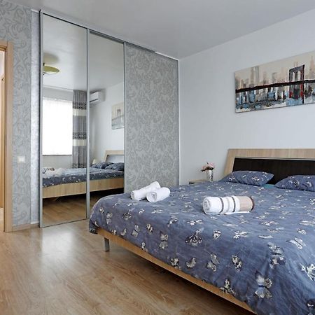 Cozy Apartment With A View Bucarest Exterior foto
